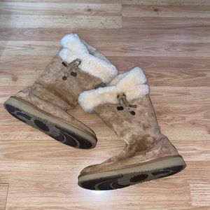 UGG plumdale charm boots